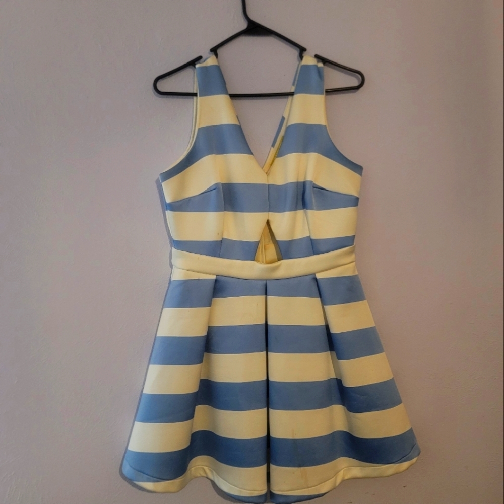 Gianni Bini striped dress spring fall dress.zipper back. Some coffee spots
